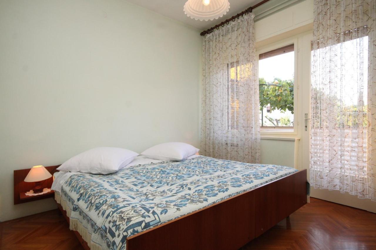 Apartments With A Parking Space Umag - 7066 Exterior foto