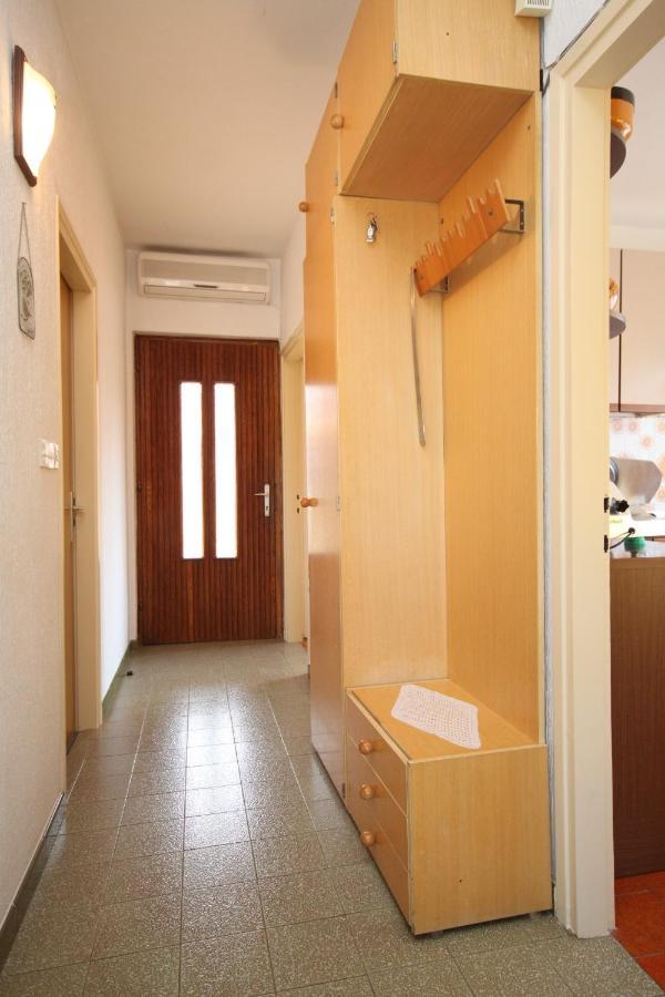Apartments With A Parking Space Umag - 7066 Exterior foto